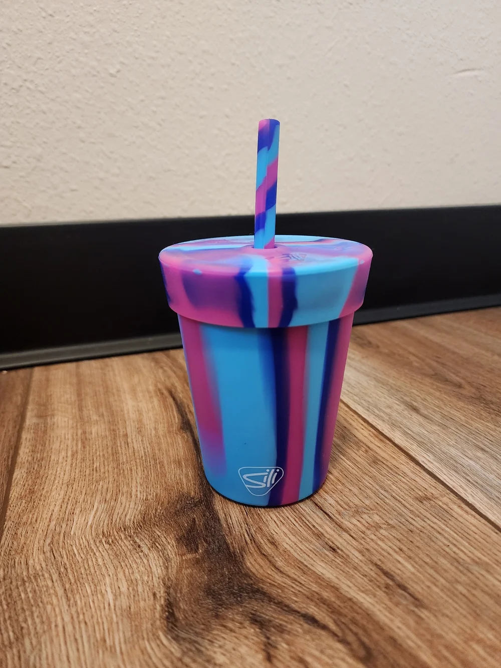 Silipint - 8oz Silicone Tumbler with Straw and Lid – NEW